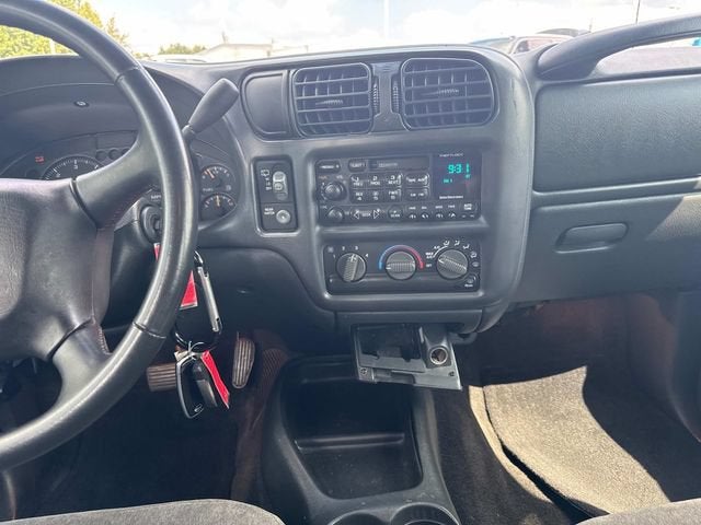 2002 Chevrolet Blazer LS