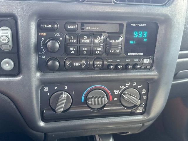 2002 Chevrolet Blazer LS