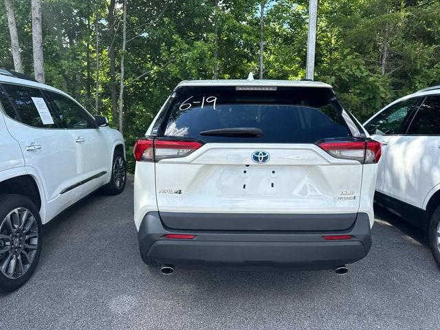 2022 Toyota RAV4 Hybrid XLE Premium