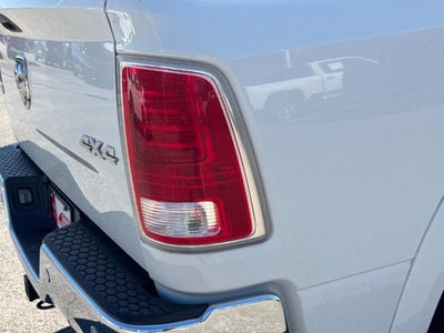 2017 RAM 1500 Laramie Crew Cab 4x4 5'7" Box