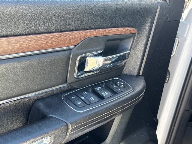 2017 RAM 1500 Laramie Crew Cab 4x4 5'7" Box