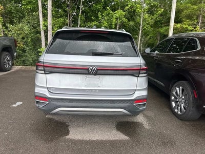 2025 Volkswagen Taos SE