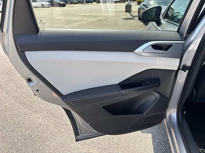 2025 Volkswagen Taos SE