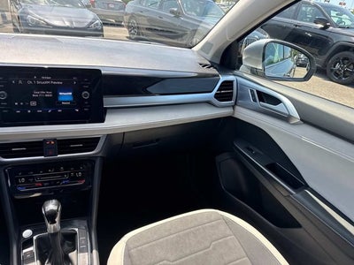 2025 Volkswagen Taos SE