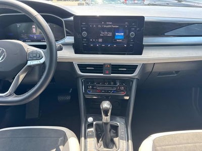 2025 Volkswagen Taos SE