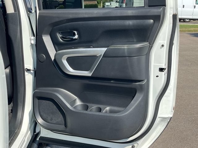 2017 Nissan TITAN PRO-4X