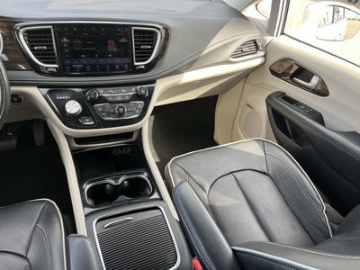2022 Chrysler Pacifica Hybrid Limited