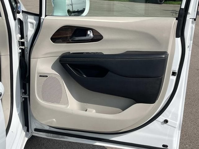 2022 Chrysler Pacifica Hybrid Limited