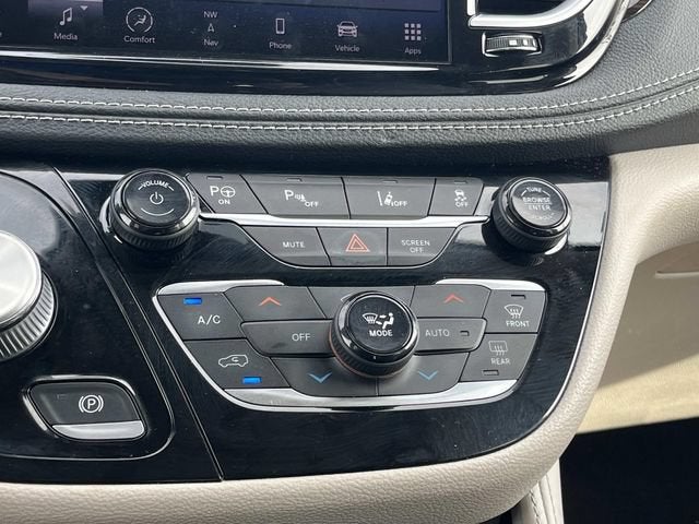 2022 Chrysler Pacifica Hybrid Limited
