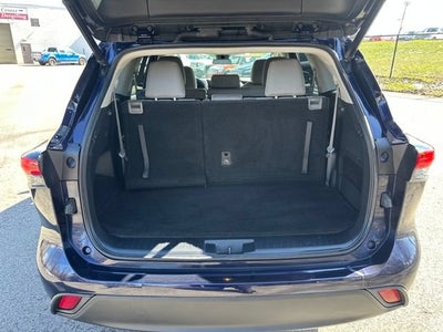 2022 Toyota Highlander LE
