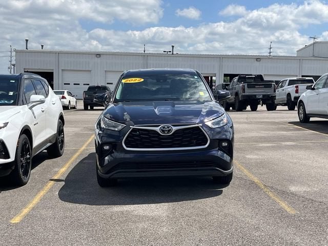 2022 Toyota Highlander LE